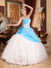 Beautiful Ball Gown Strapless Floor-length Taffeta and Tulle Hand Made Flowers Quinceanera Dress