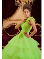Lemon Green A-line / Princess One Shoulder Floor-length Ruch Quinceanera Dress
