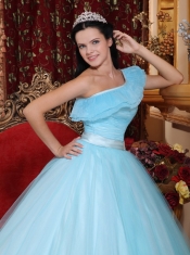 Light Blue A-line One Shoulder Floor-length Tulle Ruch Quinceanera Dress