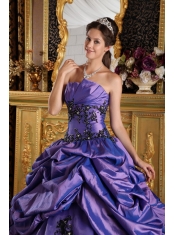 Purple A-Line / Princess Strapless Floor-length Organza Appliques Quinceanera Dress