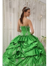 Spring Green Ball Gown Strapless Floor-length Taffeta Beading and Applique Quinceanera Dress