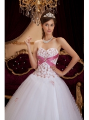 White A-line / Princess Sweetheart Floor-length Appliques Tulle Quinceanera Dress