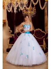 White A-line / Princess Sweetheart Floor-length Tulle Appliques Quinceanera Dress