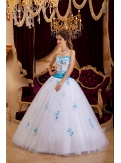 White A-line / Princess Sweetheart Floor-length Tulle Appliques Quinceanera Dress