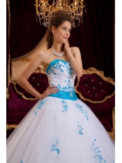 White A-line / Princess Sweetheart Floor-length Tulle Appliques Quinceanera Dress