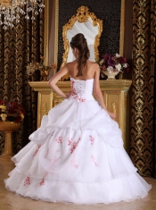 White A-Line / Princess Strapless Floor-length Organza Appliques Quinceanera Dress