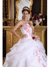 White A-Line / Princess Strapless Floor-length Organza Appliques Quinceanera Dress