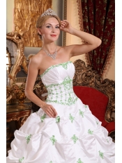 White Ball Gown Strapless Floor-length Taffeta Appliques Quinceanera Dress