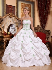 White Ball Gown Strapless Floor-length Taffeta Appliques Quinceanera Dress