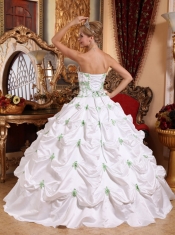 White Ball Gown Strapless Floor-length Taffeta Appliques Quinceanera Dress