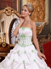 White Ball Gown Strapless Floor-length Taffeta Appliques Quinceanera Dress