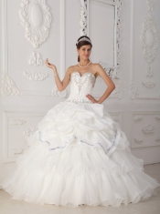 White Ball Gown Sweetheart Floor-length Organza and Taffeta Beading Quinceanera Dress