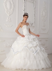 White Ball Gown Sweetheart Floor-length Organza and Taffeta Beading Quinceanera Dress