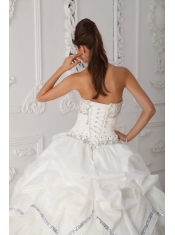 White Ball Gown Sweetheart Floor-length Organza and Taffeta Beading Quinceanera Dress