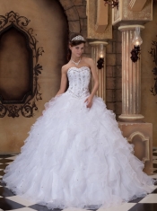 White Ball Gown Sweetheart Floor-length Organza Beading Quinceanera Dress