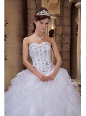 White Ball Gown Sweetheart Floor-length Organza Beading Quinceanera Dress