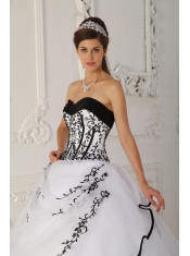 White Ball Gown Sweetheart Floor-length Satin and Organza Quinceanera Dress