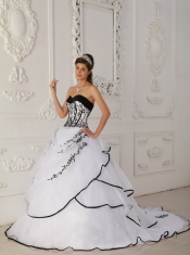 White Ball Gown Sweetheart Floor-length Satin and Organza Quinceanera Dress