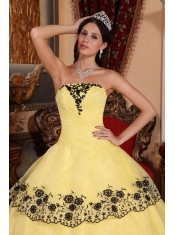 Yellow Ball Gown Strapless Floor-length Organza Lace Appliques Quinceanera Dress