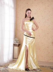 Yellow Column / Sheath One Shoulder Floor-length Elastic Woven Satin Ruch Prom Dress