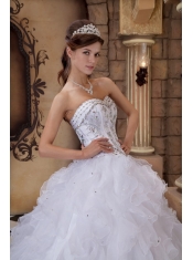 White Ball Gown Sweetheart Floor-length Organza Beading Quinceanera Dress