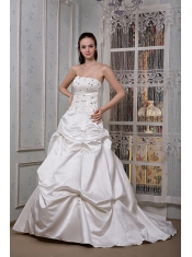 Prom Dress Luxurious A-line Strapless Court Train Taffeta Appliques and Beading