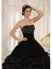 Quinceanera Dress Appliques Decorate On Taffeta Strapless Black