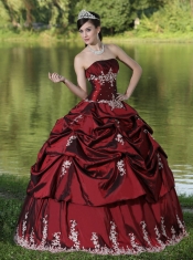 Quinceanera Dress Custom Made Burgundy  Party Wear With Satin Embroidery Decorate
