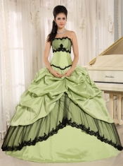 Yellow Green Quinceanera Dress For Custom Made and Black Pick-ups Appliques