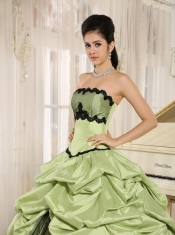 Yellow Green Quinceanera Dress For Custom Made and Black Pick-ups Appliques
