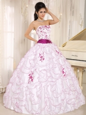 Quinceanera  Dress With Embroidery Decorate White   Organza Strapless