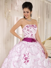 Quinceanera  Dress With Embroidery Decorate White   Organza Strapless