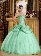 2013 The most Popular Quinceanera Dress In Apple Green With Ball Gown Style And Strapless With Tulle and Taffeta Beading