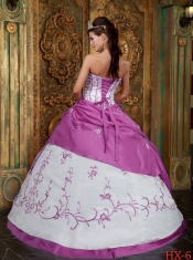 Elegant Fuchsia and White Strapless Quinceanera Dress with Embroidery Satin