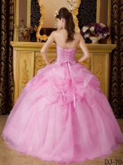 Elegant Pink Ball Gown Strapless Floor-length Organza Quinceanera Dress with Beading