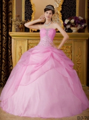 Elegant Pink Ball Gown Strapless Floor-length Organza Quinceanera Dress with Beading