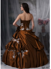 Classical Ball Gown Strapless Quinceanera Dress with Appliques And Beading