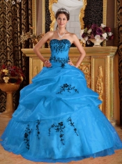 Classical Quinceanera Dresses In Aqua Blue Ball Gown Sweetheart With Satin and Organza Embroidery