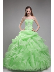 Spring Green Ball Gown Strapless Pretty Quinceanera Dresses with Orangza Beading and Ruffles
