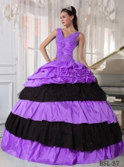 V-neck Lace-up Taffeta Beautiful Quinceanera Dress In Lilac and Black For 2014