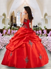 2015 Gorgeous Sweetheart Wine Red Quinceanera Dresses with Appliques and Pick-ups