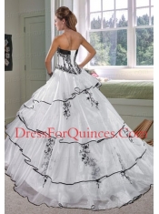 2015 New Fashion Sweetheart Hot Pink Quinceanera Dress with Appliques