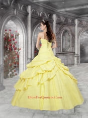 2014 Elegant Sweetheart Beading and Pick-ups Quinceanera Gown in Yellow