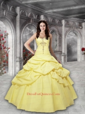 2014 Elegant Sweetheart Beading and Pick-ups Quinceanera Gown in Yellow