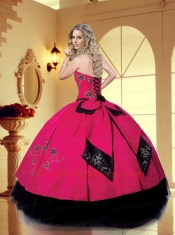 2014 Fashionable Hot Pink Quinceanera Gown with Embroidery