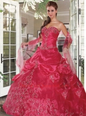 2014 Exclusive Sweetheart Embroidery Dress for Quinceanera in Red