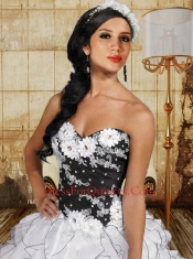 2014 Ruffles and Appliques Quinceanera Dresses in White and Black
