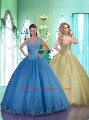 Simple V-neck Blue Quinceanera Gown with Lace Appliques