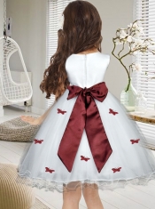 A-Line knee-length Flower Girl Dress with Hand Made Flowers and Bowknot