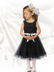 Modest A-Line Scoop Tea-length Bowknot Black Little Girl Dress
